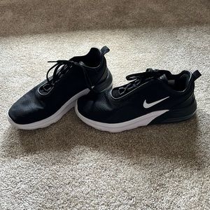 Women’s size 9.5 nike shoes